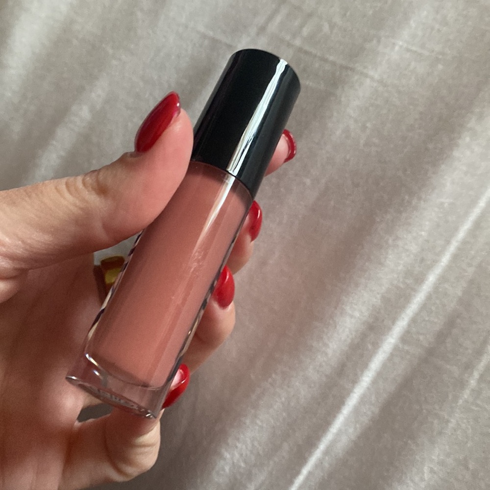 Lip gloss - Picture 3 of 3